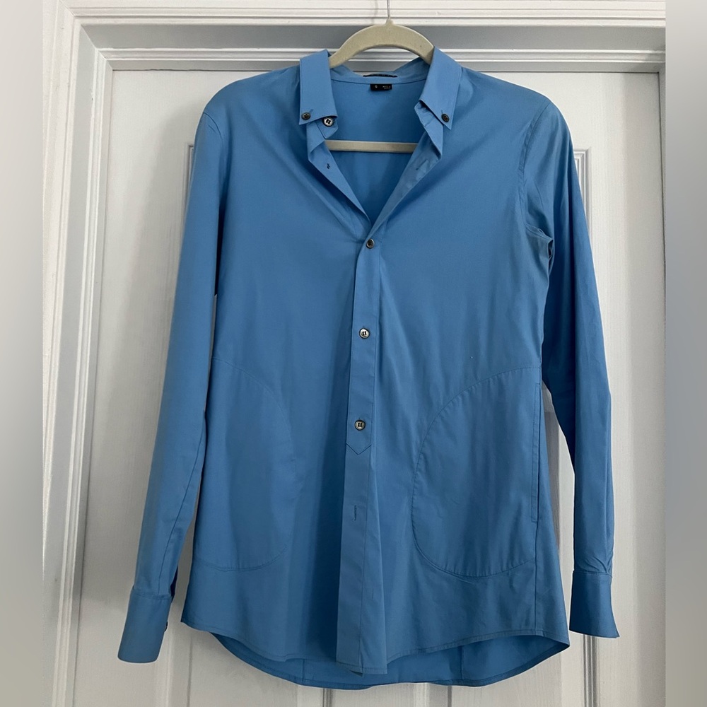 THEORY Lux fabrication Size small French blue button down with pockets. NEW